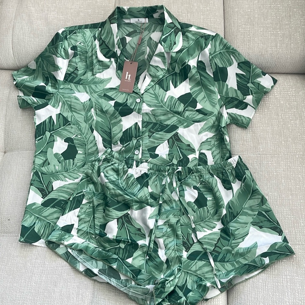 NWT Green Palm Print Silk Pajama Set